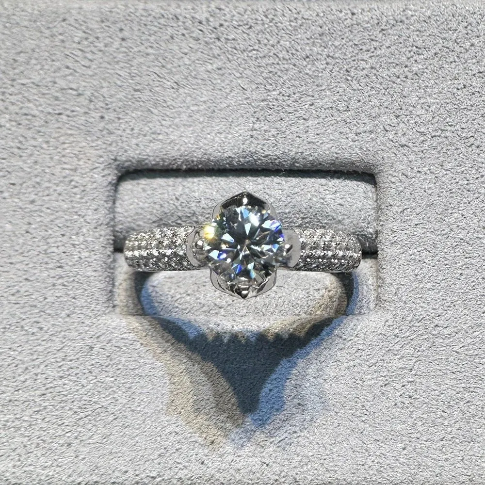 1.0 Ct Round Cut Diamond Engagement Ring