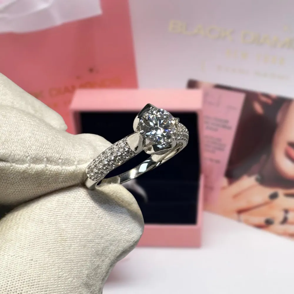 1.0 Ct Round Cut Diamond Engagement Ring