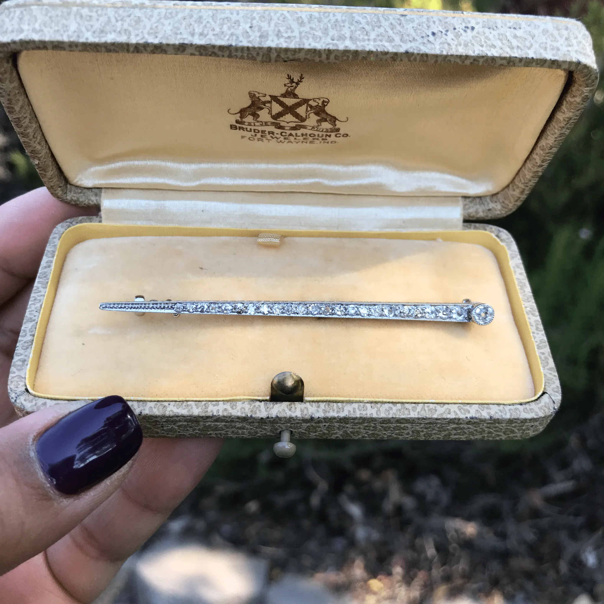 1.35ctw Art Deco Tapered Bar Brooch