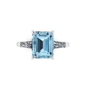 4.58 Carat Emerald Aquamarine 0.40 Carat Baguette Diamonds Cocktail Ring