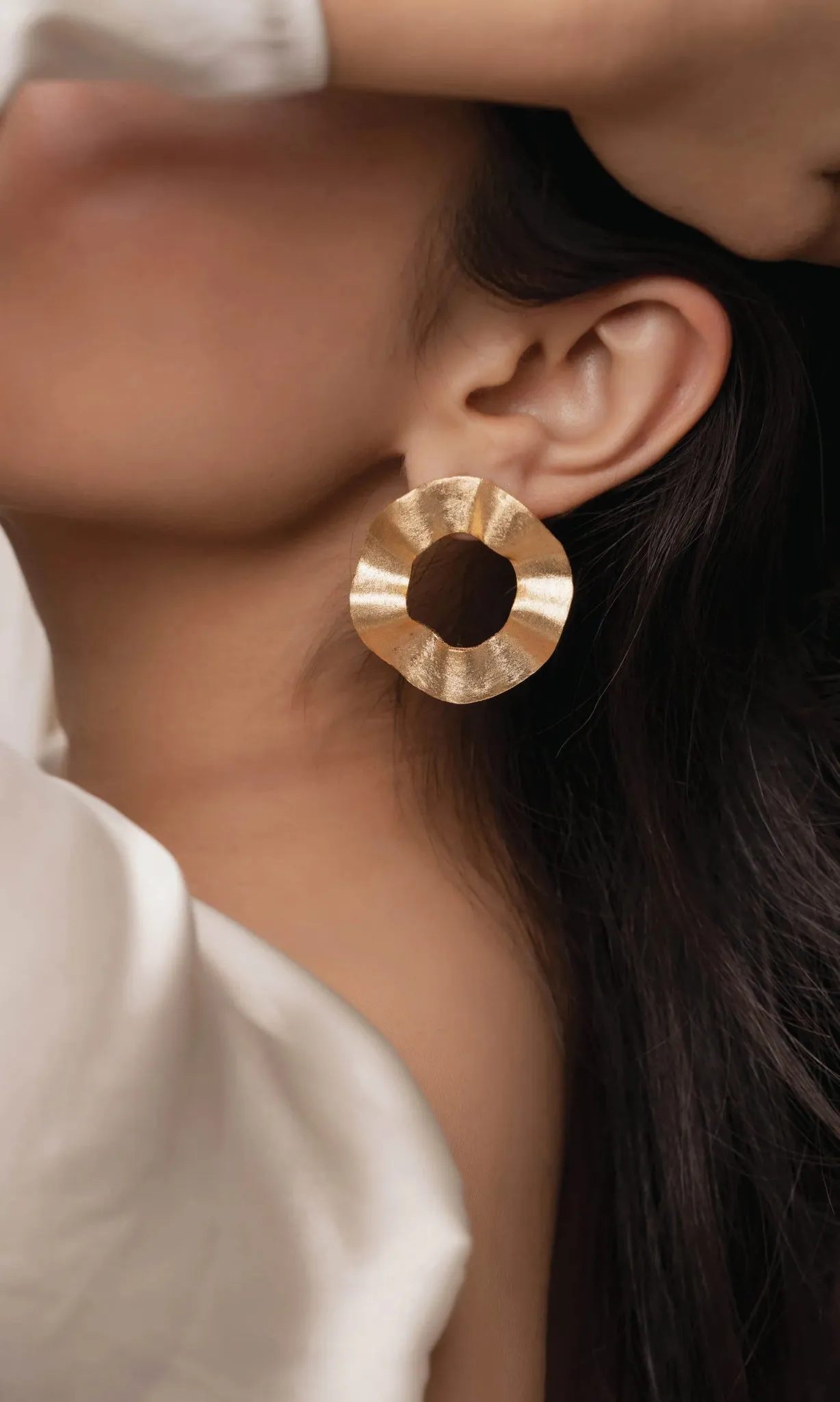 Anse Earrings in Gold & Silver