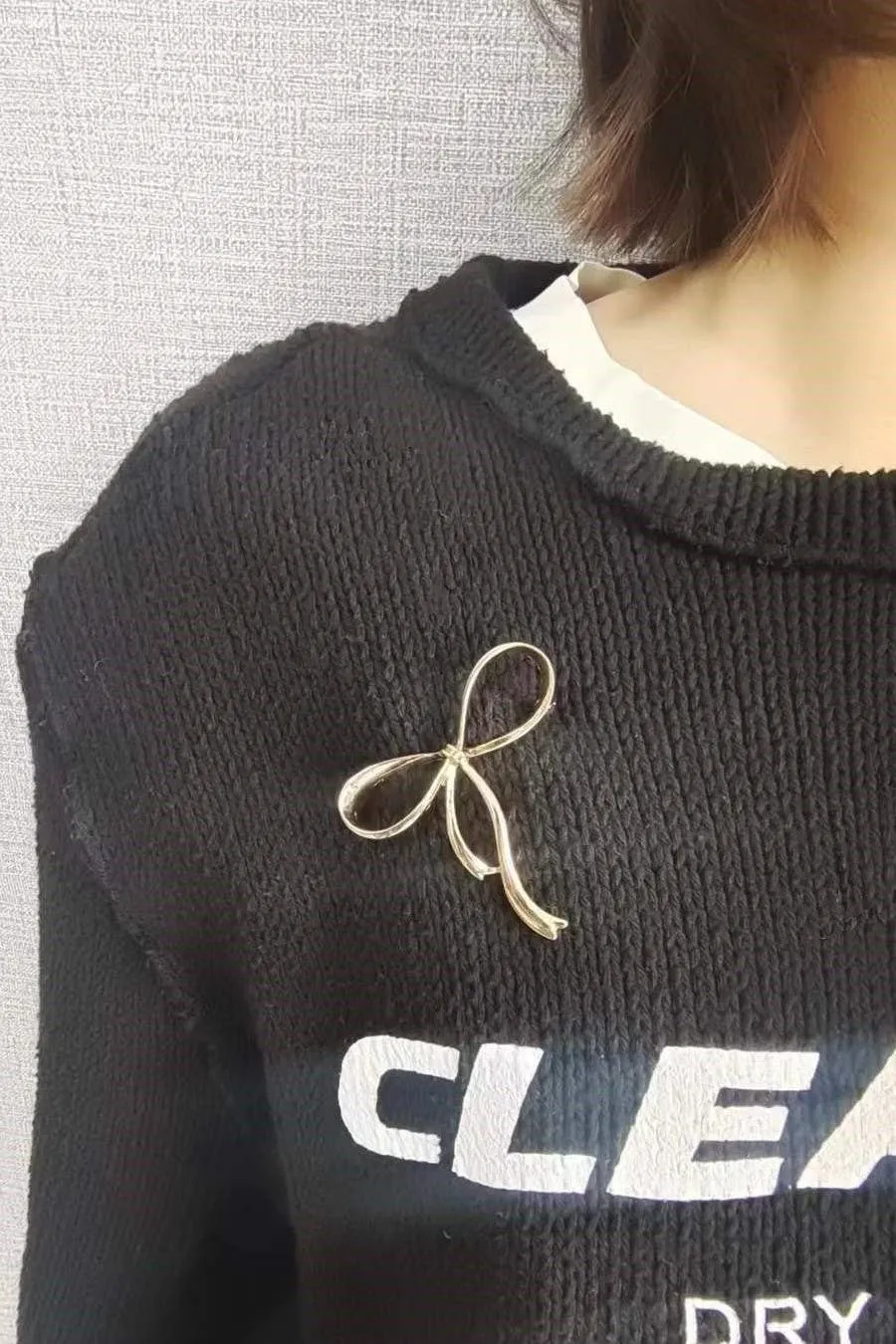 Classic Bow Brooch