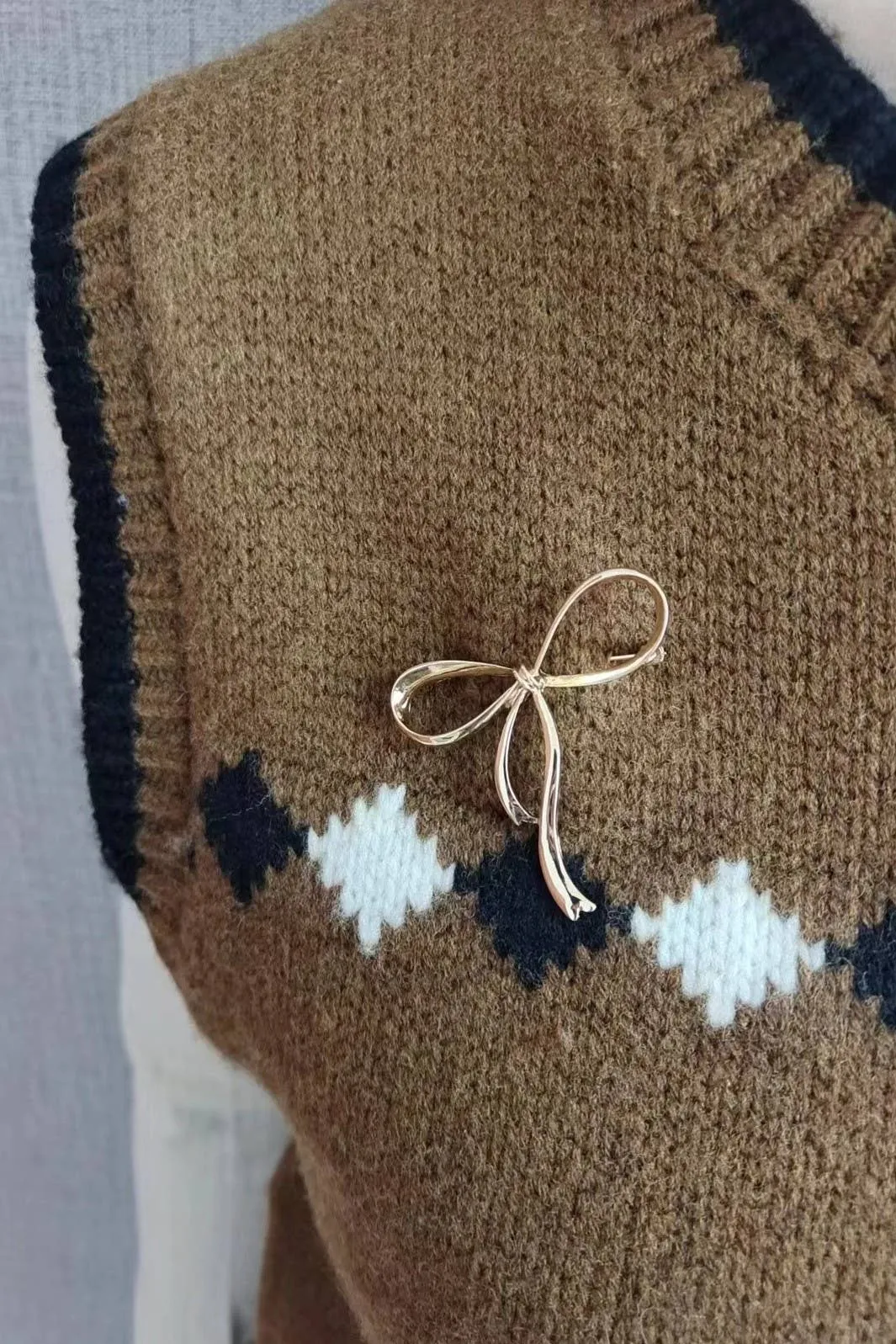 Classic Bow Brooch