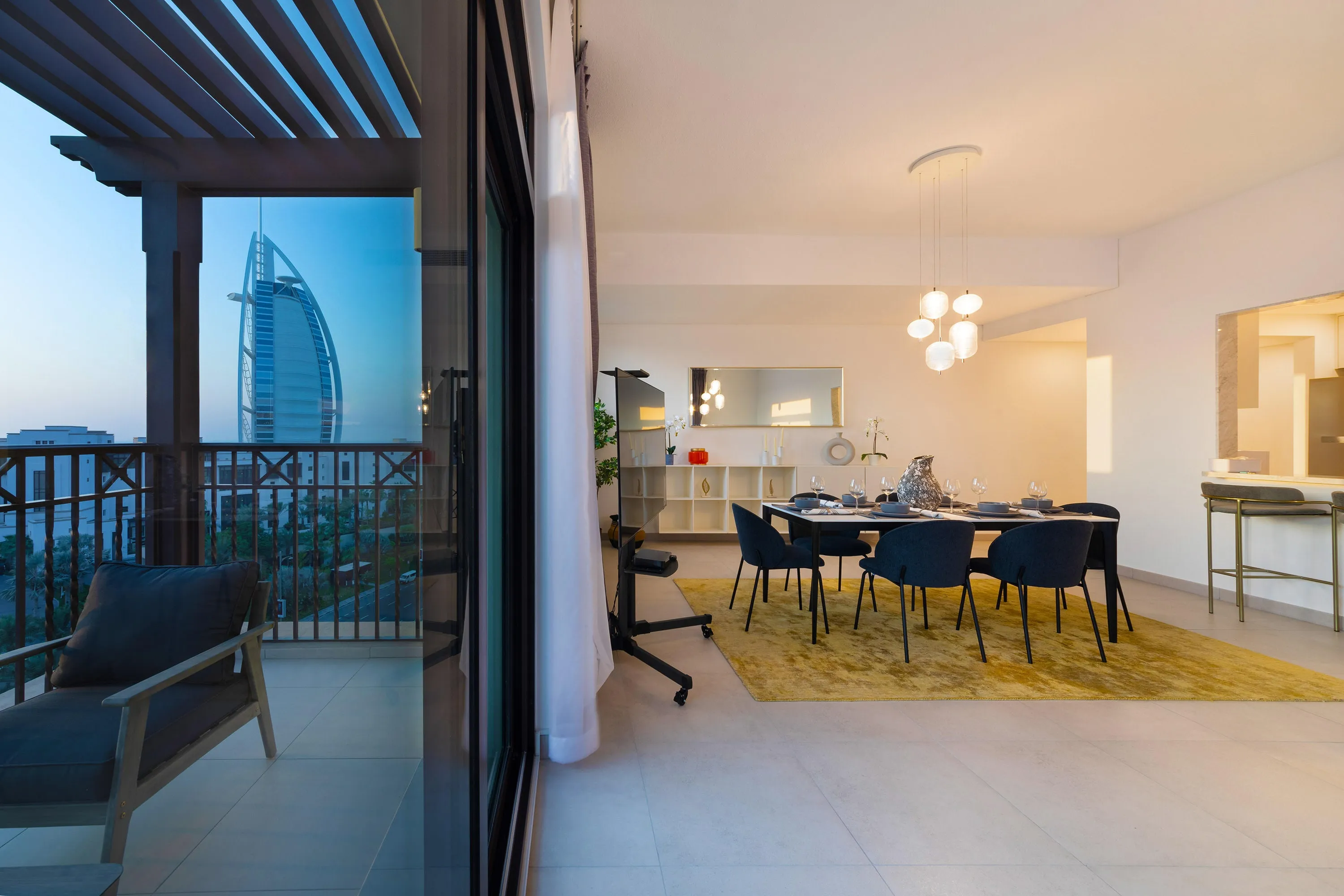 Exclusive Seaview 3BR Roof Terrace Apt with Scenic Views of Burj alArab