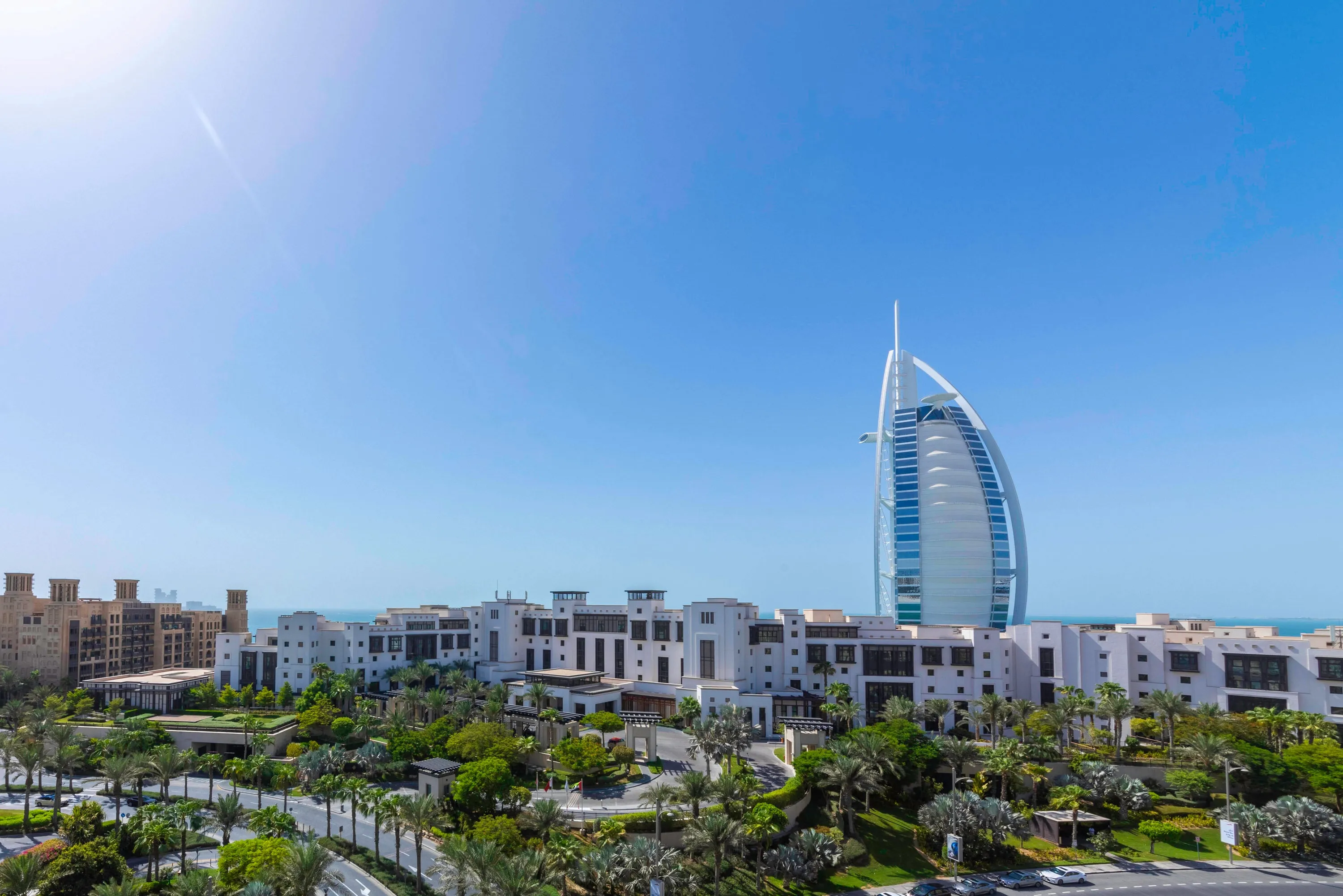 Exclusive Seaview 3BR Roof Terrace Apt with Scenic Views of Burj alArab