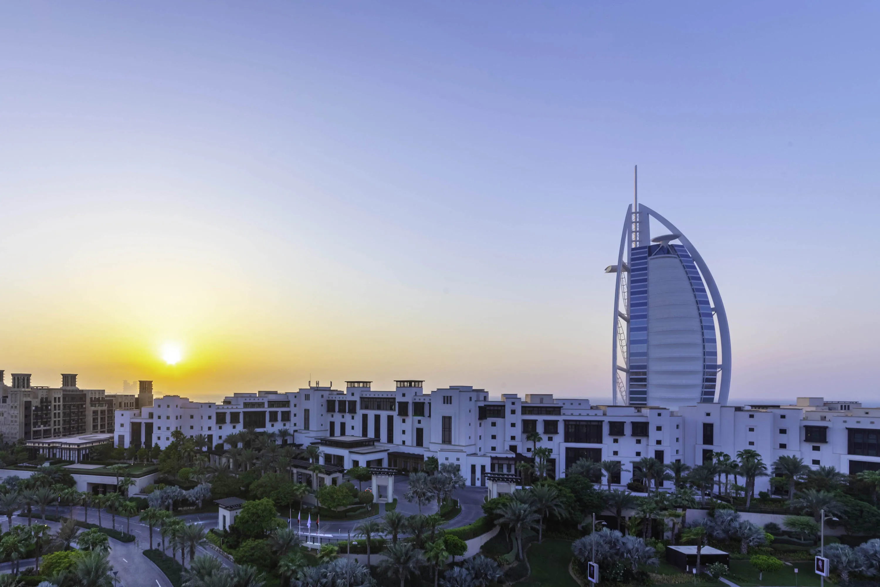 Exclusive Seaview 3BR Roof Terrace Apt with Scenic Views of Burj alArab