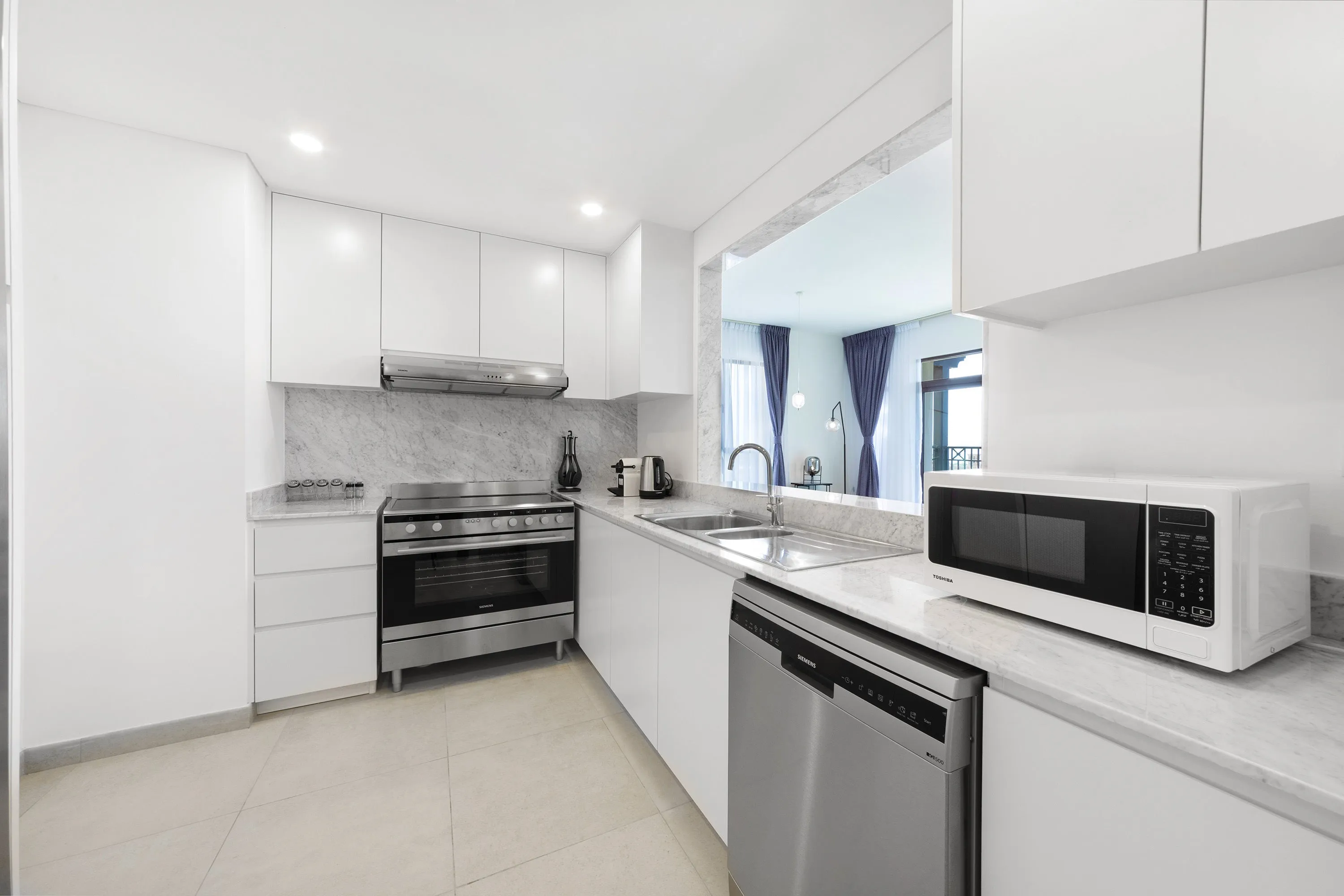 Exclusive Seaview 3BR Roof Terrace Apt with Scenic Views of Burj alArab