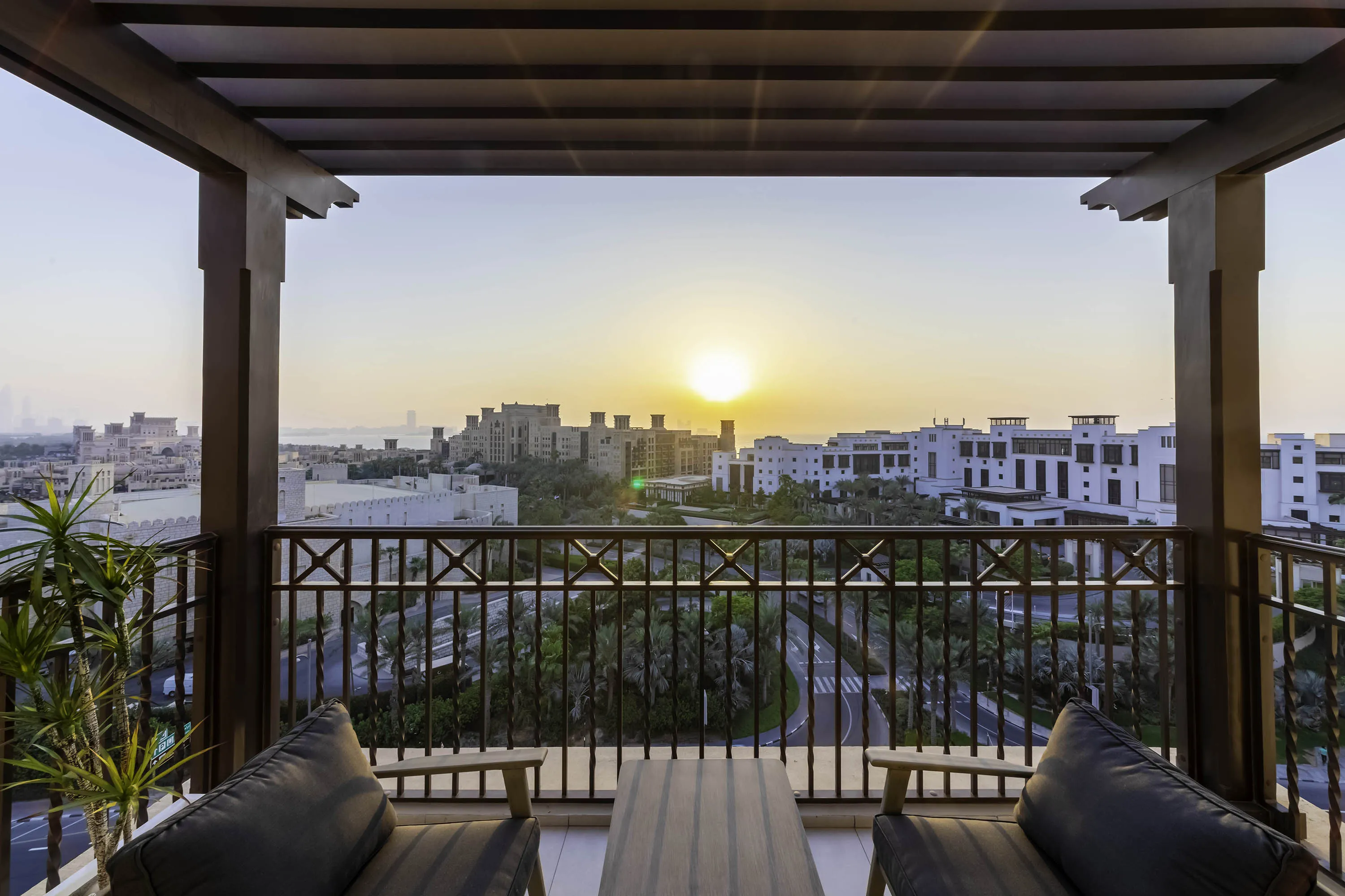 Exclusive Seaview 3BR Roof Terrace Apt with Scenic Views of Burj alArab
