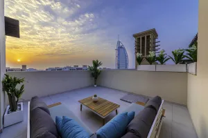 Exclusive Seaview 3BR Roof Terrace Apt with Scenic Views of Burj alArab