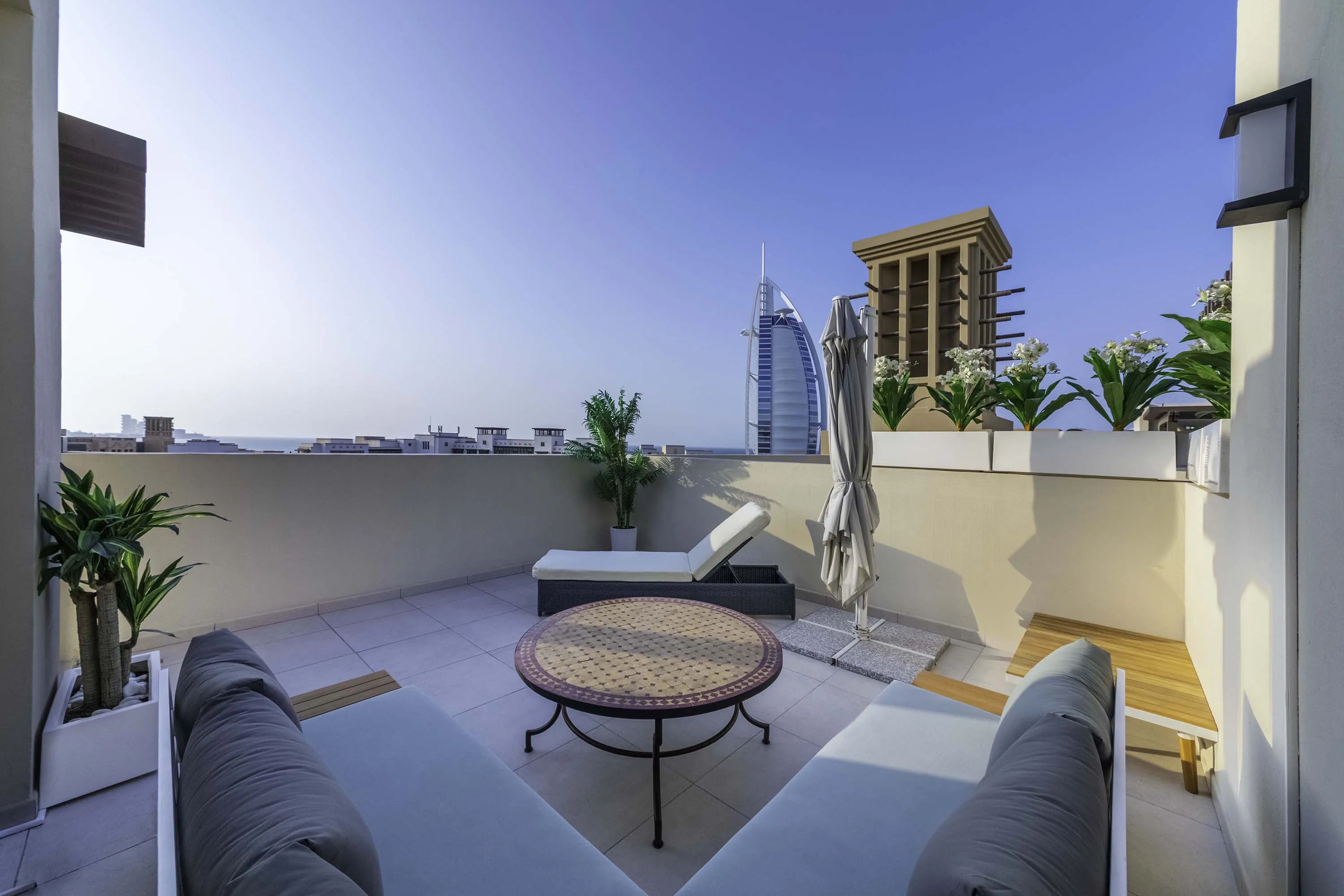 Exclusive Seaview 3BR Roof Terrace Apt with Scenic Views of Burj alArab