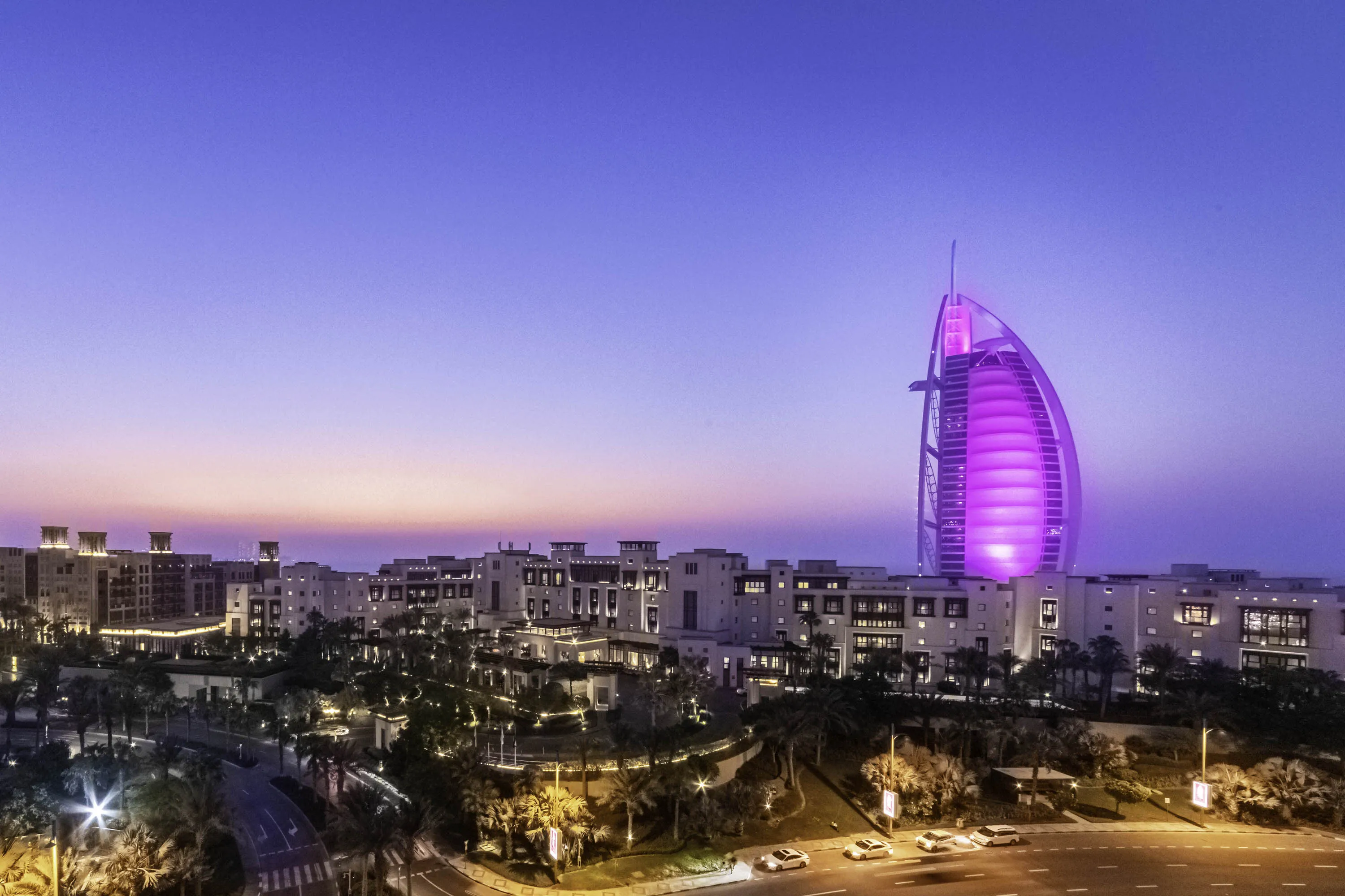 Exclusive Seaview 3BR Roof Terrace Apt with Scenic Views of Burj alArab