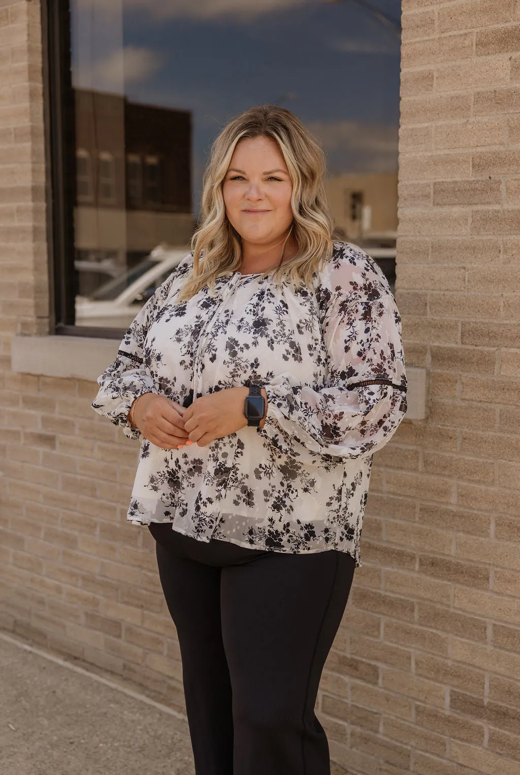 JENNIE CURVY FLORAL PRINT TOP