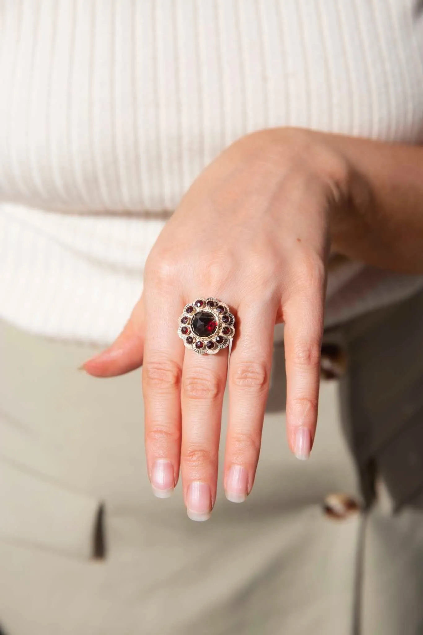 Lauren 1980s Garnet Starburst Ring 14ct Gold