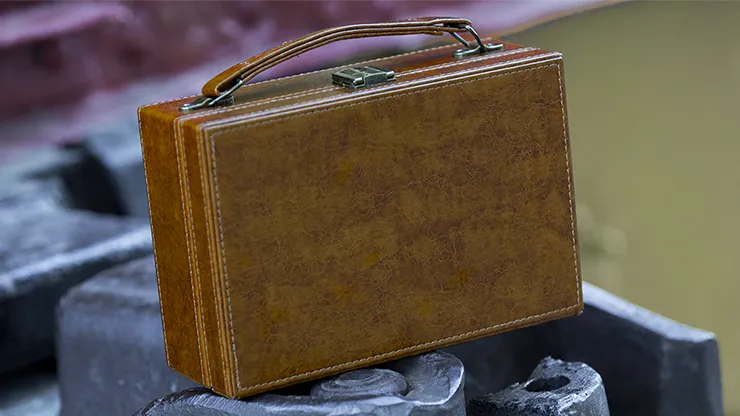 Limited World Tour: Deluxe Set (5 Decks, Compass and Case)
