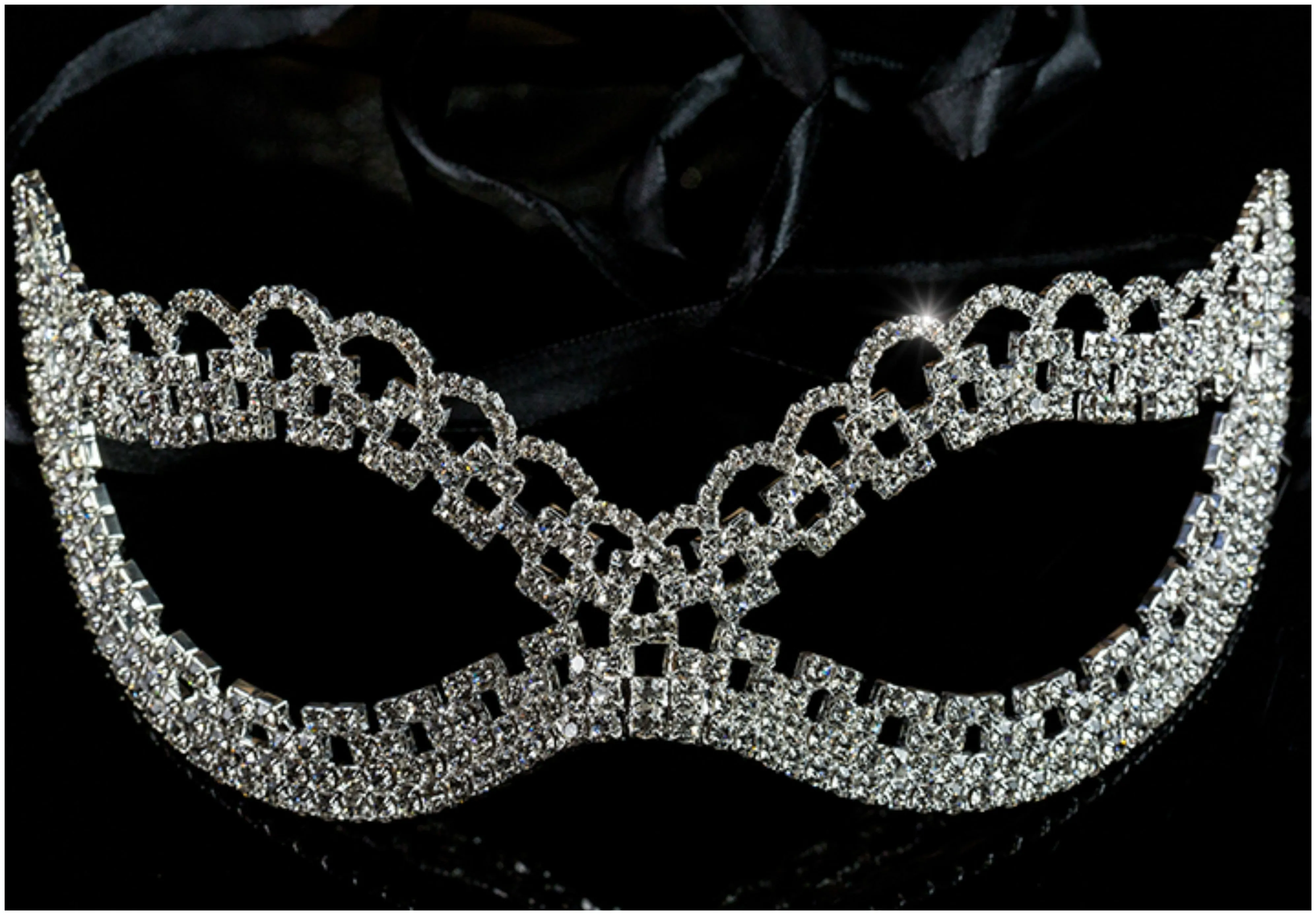 Lonie Swirl Cluster Masquerade Mask | Crystal | Silver