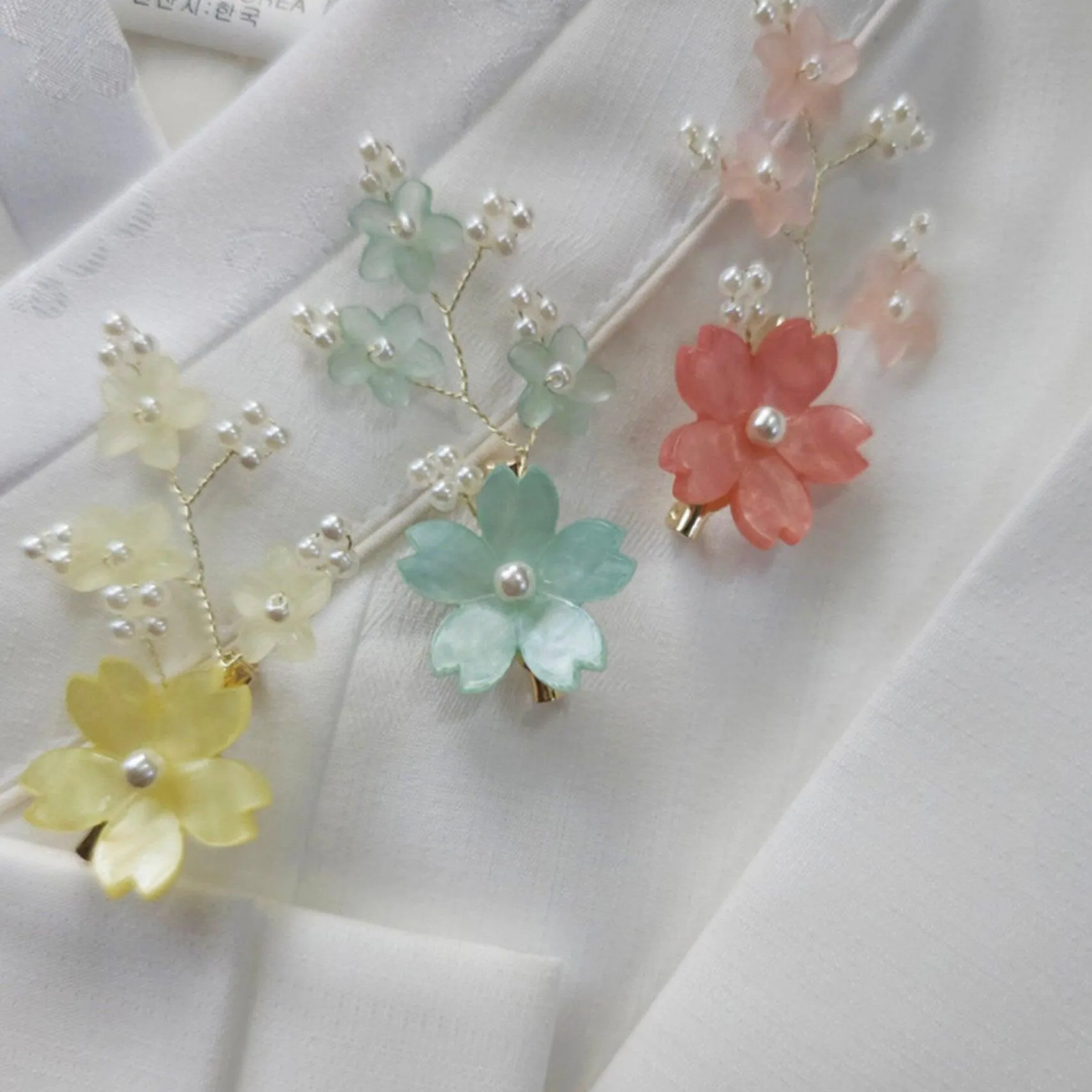 Lustrous Floral Brooch