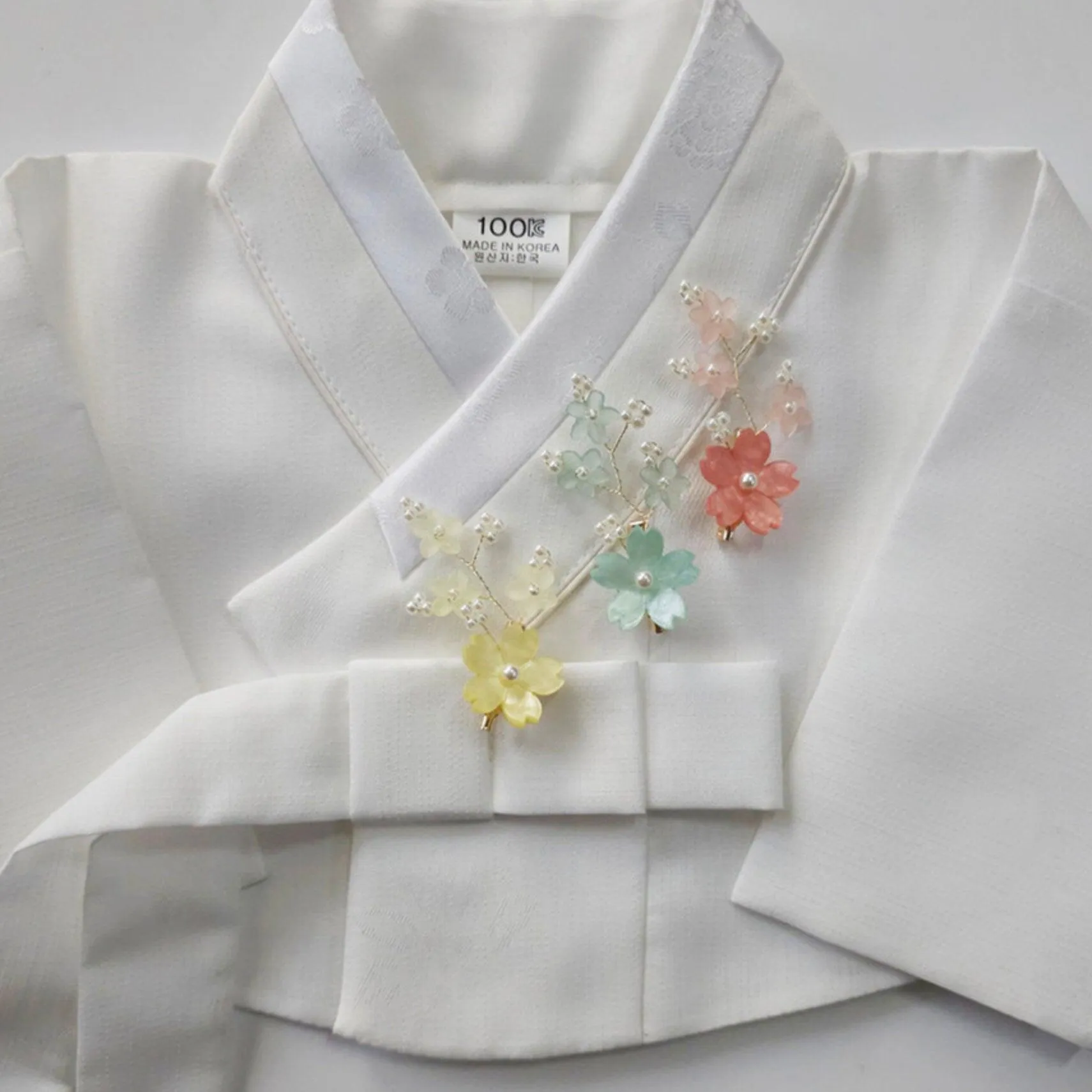 Lustrous Floral Brooch