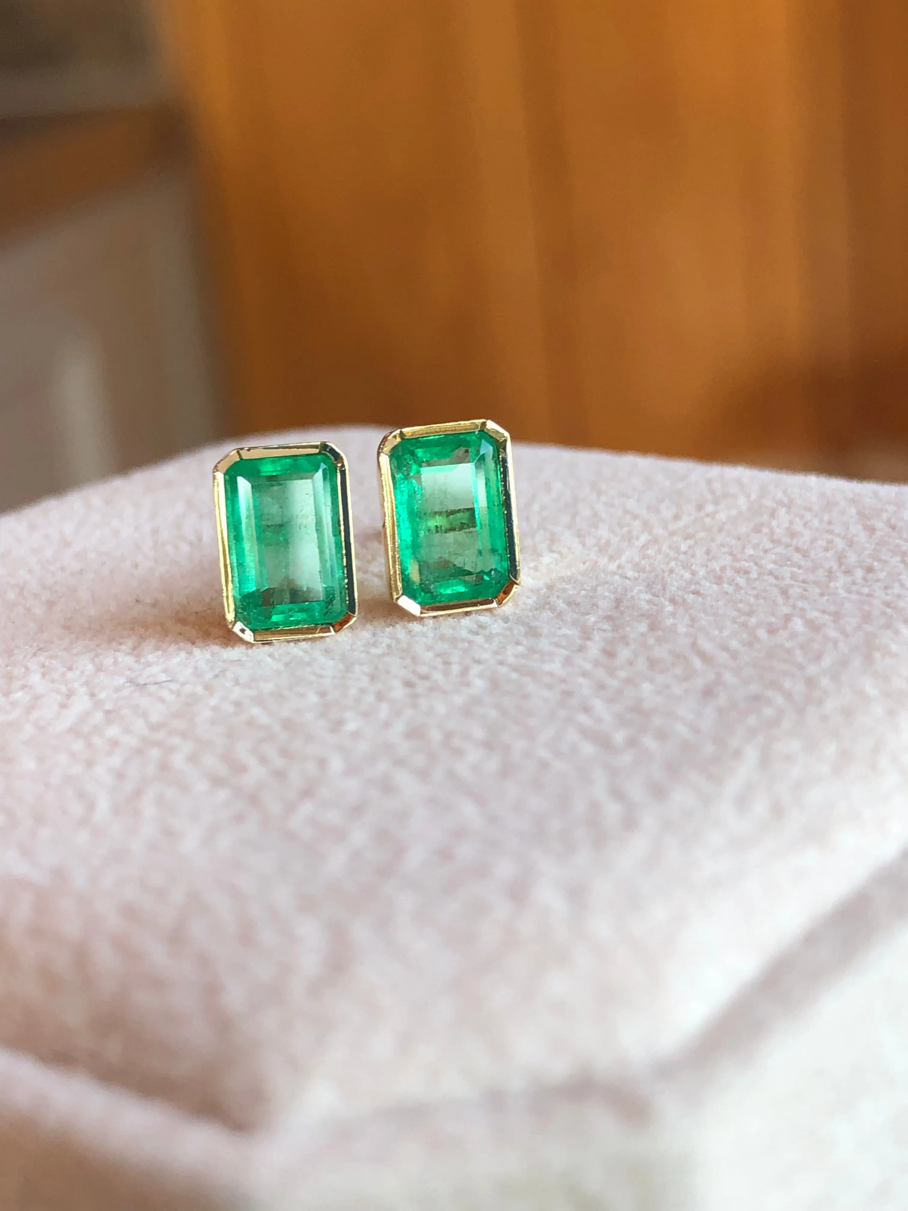 Natural Emerald Stud Earrings 18 Karat Yellow Gold