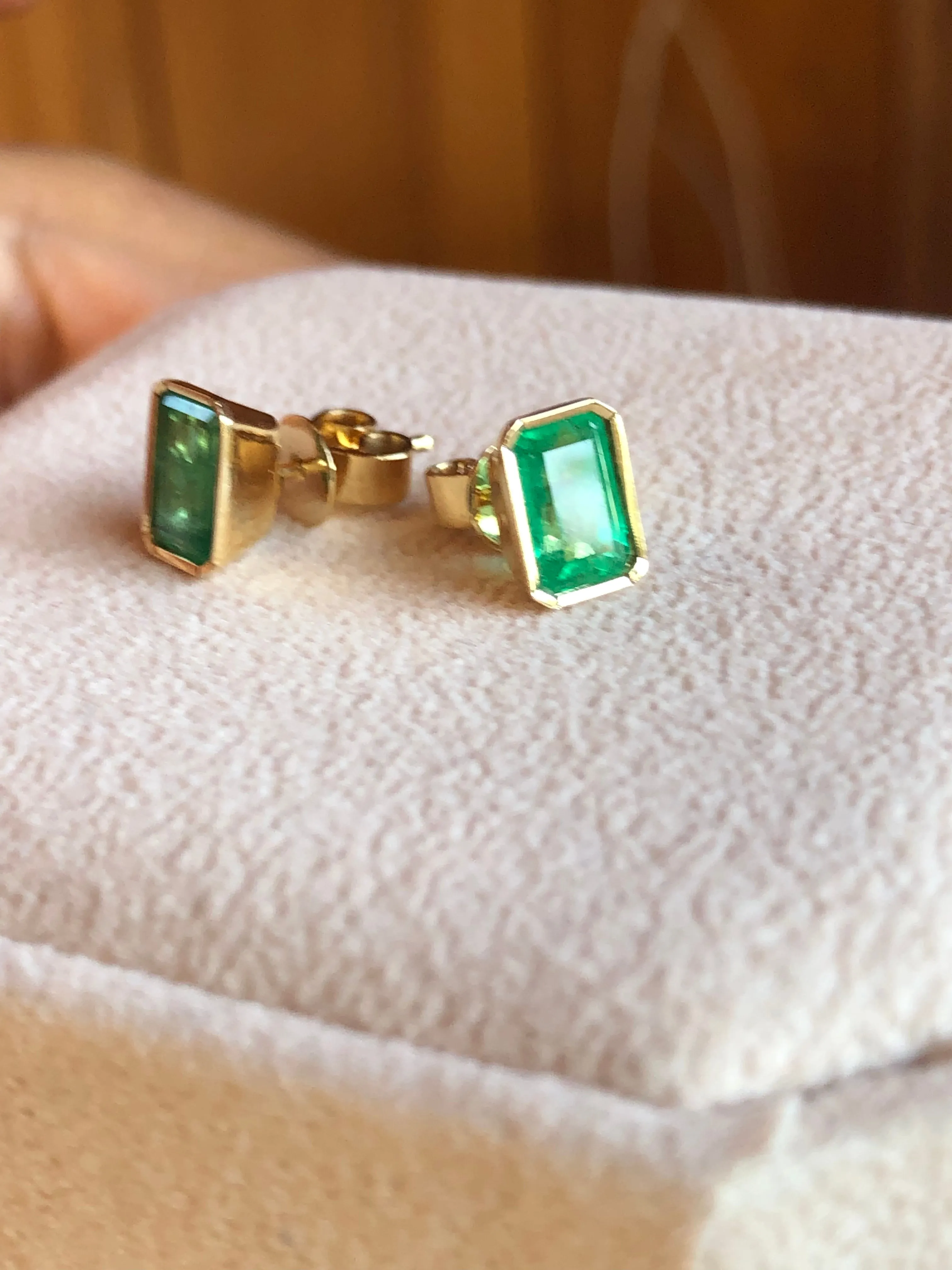 Natural Emerald Stud Earrings 18 Karat Yellow Gold