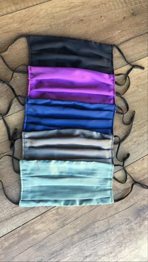 PLEATED ADJUSTABLE SILK MASKS