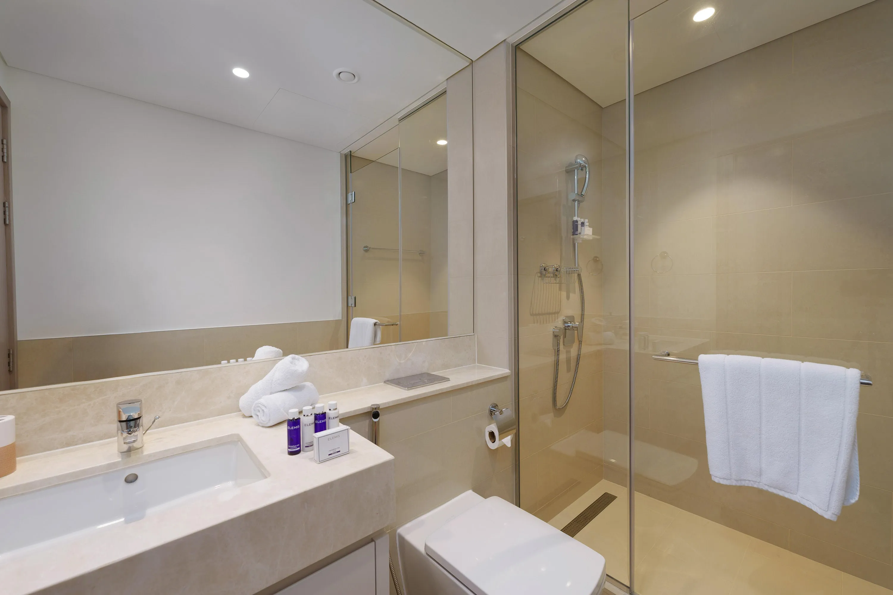 Posh & Arty Apt w/ Direct Burj Khalifa & Fountains Views