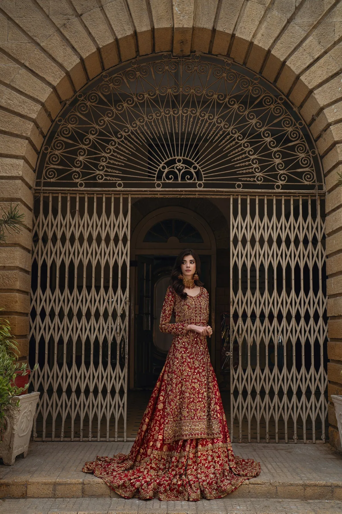 Red Bridal Lehenga and Kameez Pakistani Wedding Dress