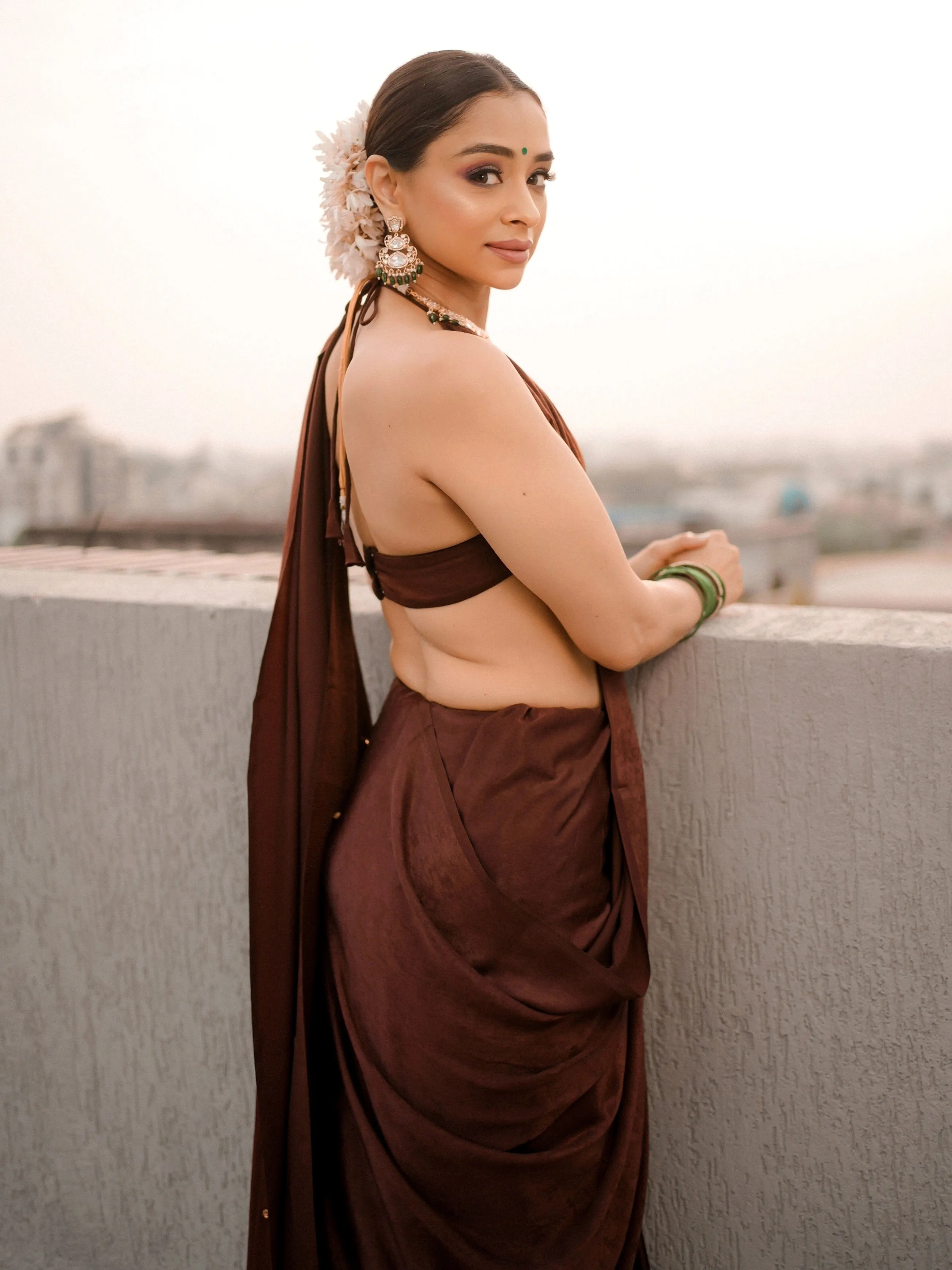 Romano Coffee Posh Saree with Diamonds and Blouse Fabric