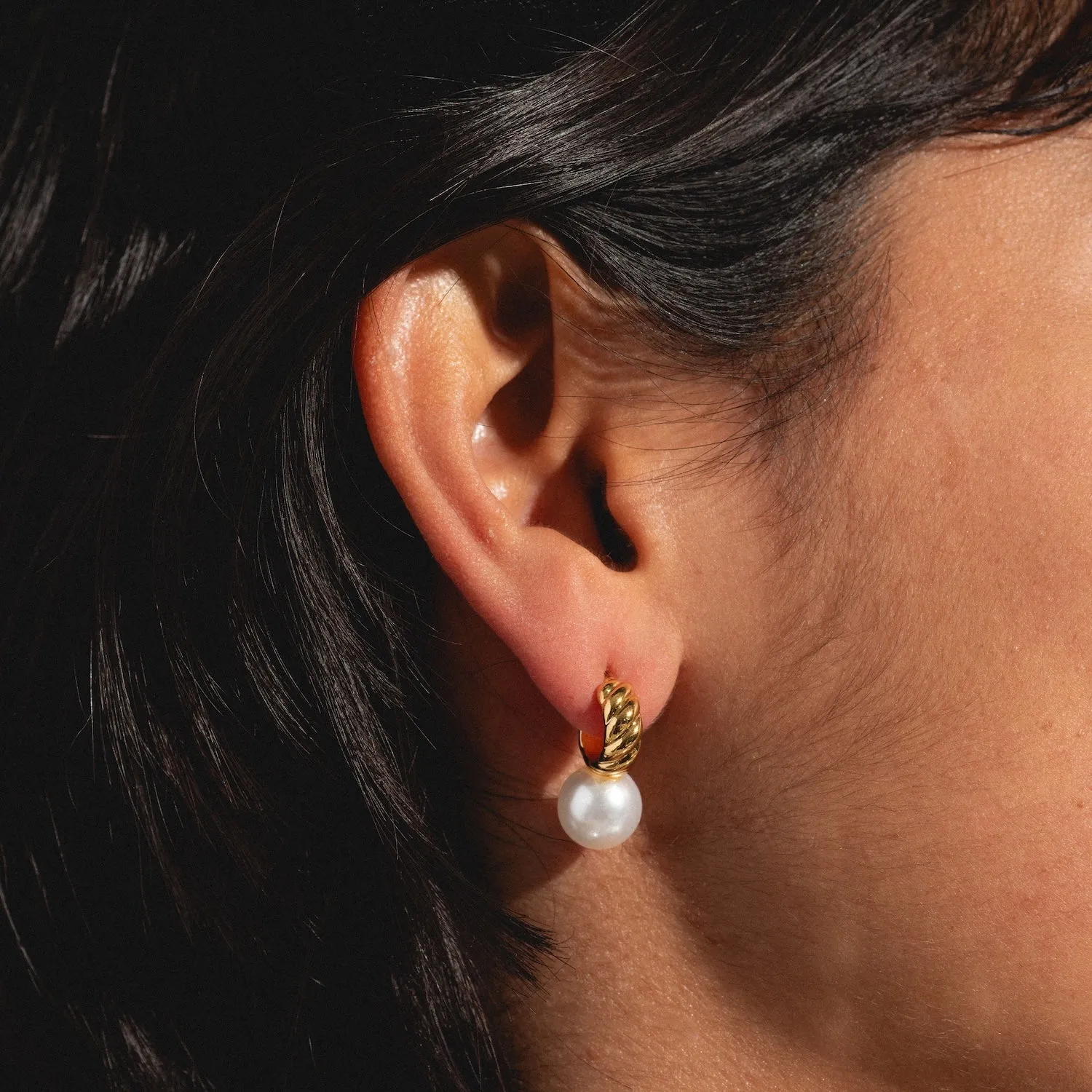 Serene Pearl Earrings