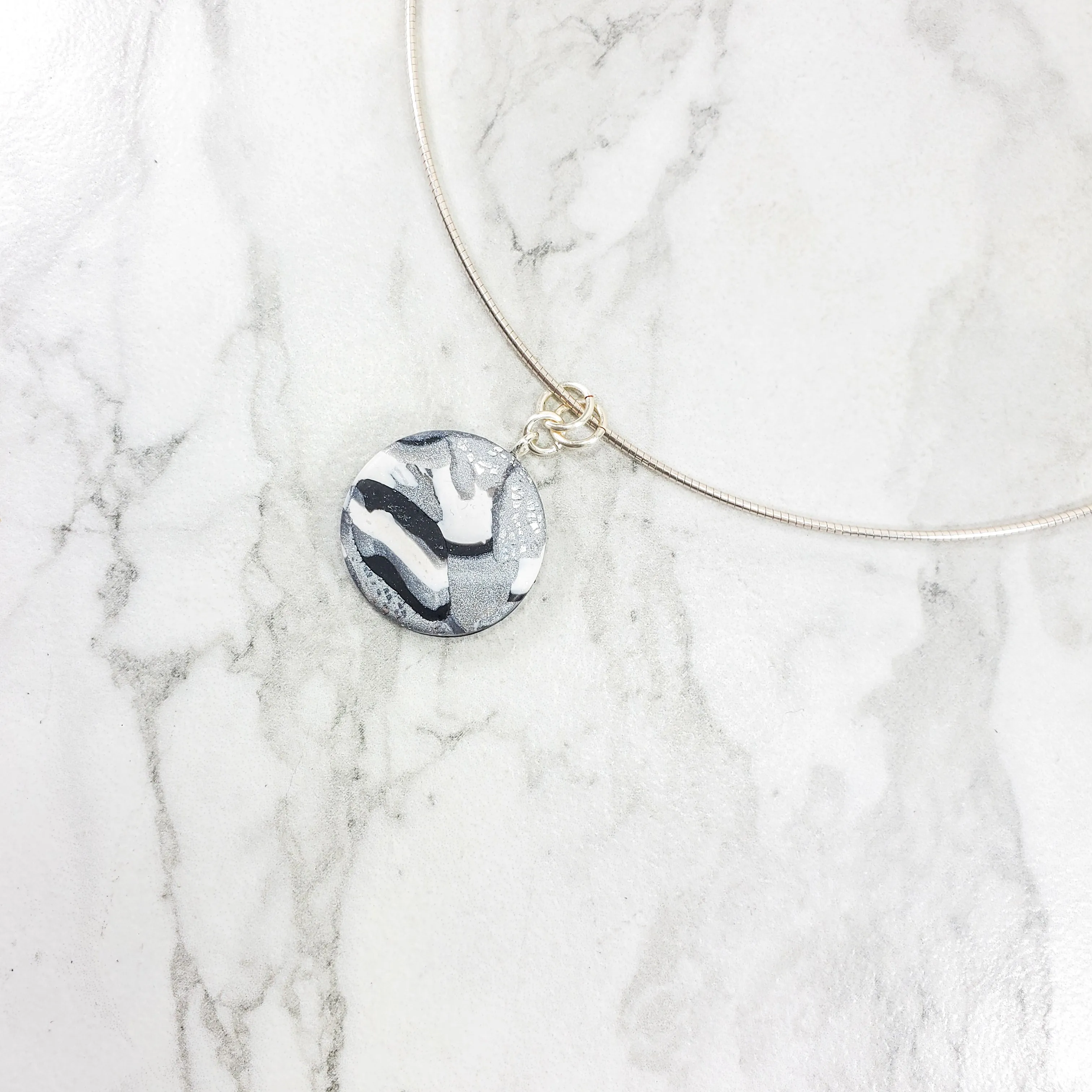 Small Round Pendant - Marbled - Calacatta