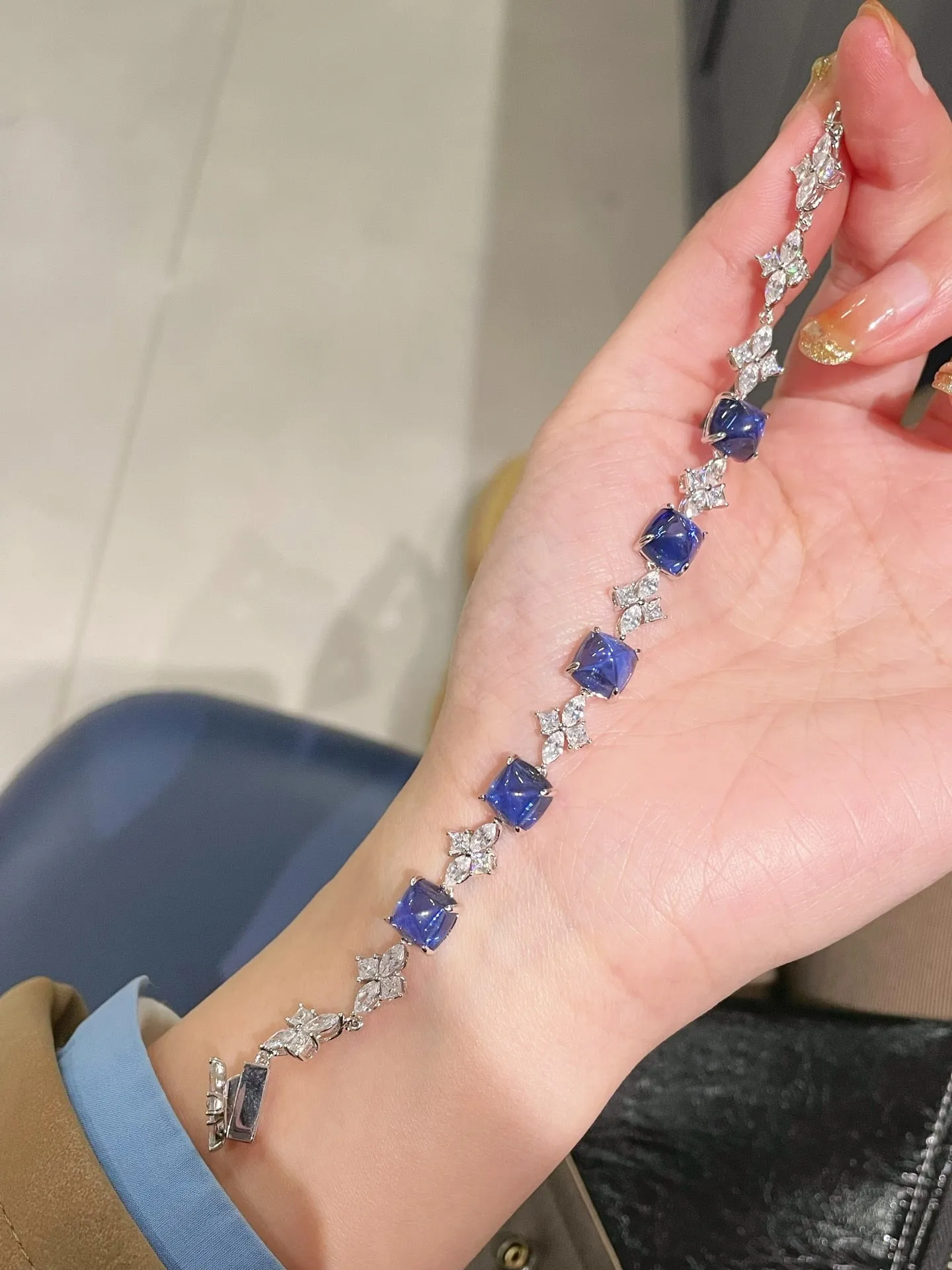 Sparkling Blue Sapphire Sugarloaf Bracelet