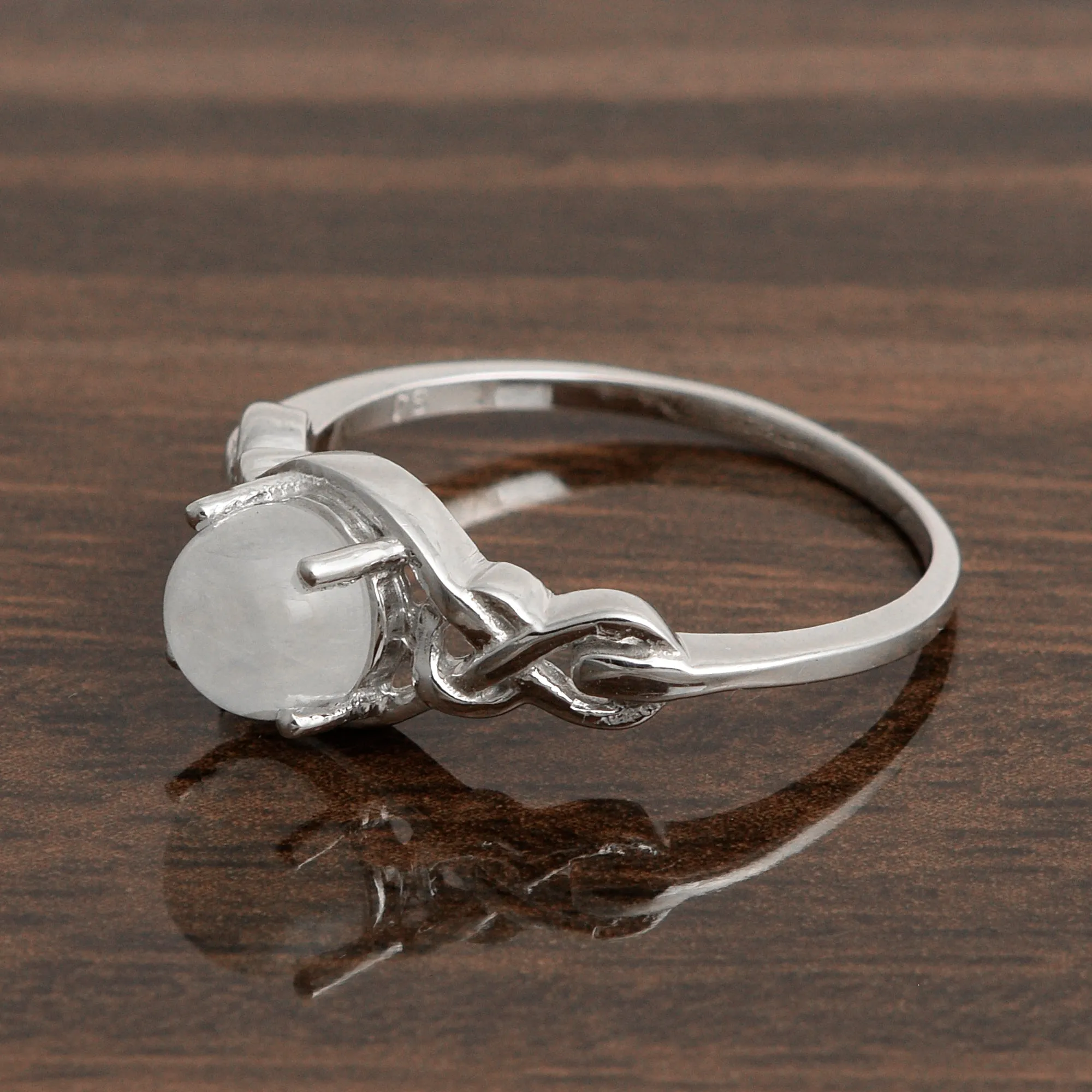 Stylish 925 Sterling Silver Round 6MM Moonstone Women Love Wedding Ring
