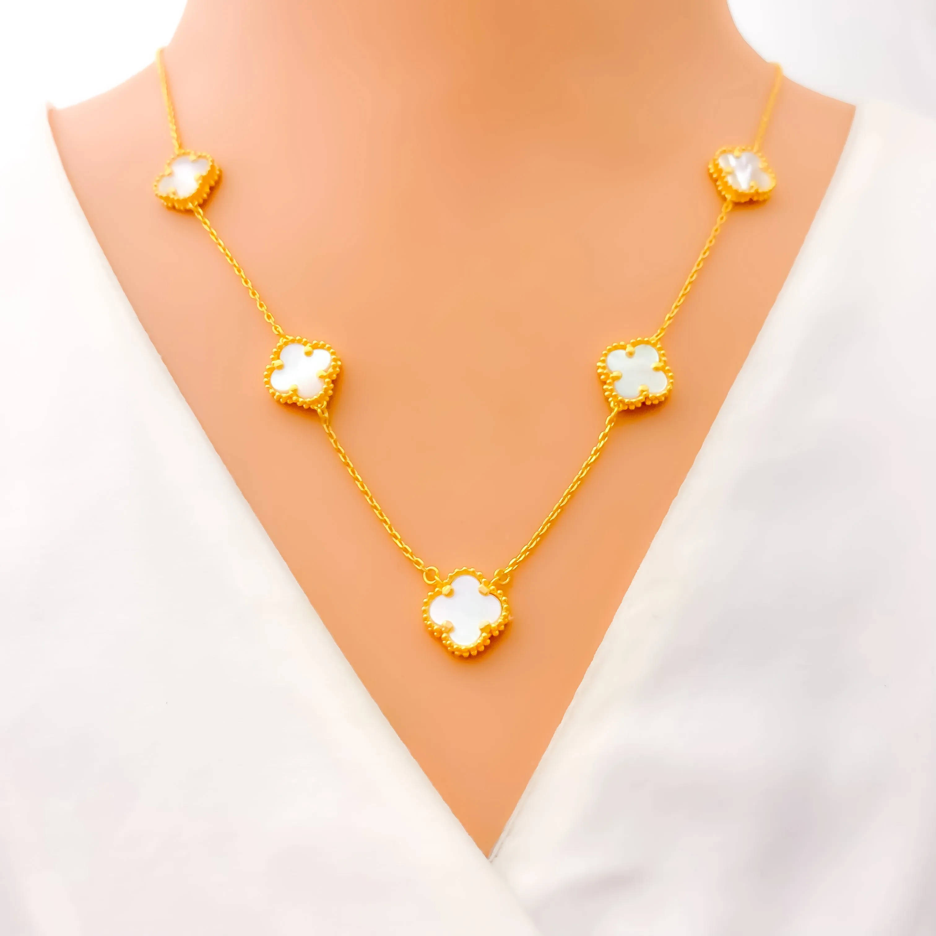 Stylish Sparkling 21k Gold Clover Necklace Set