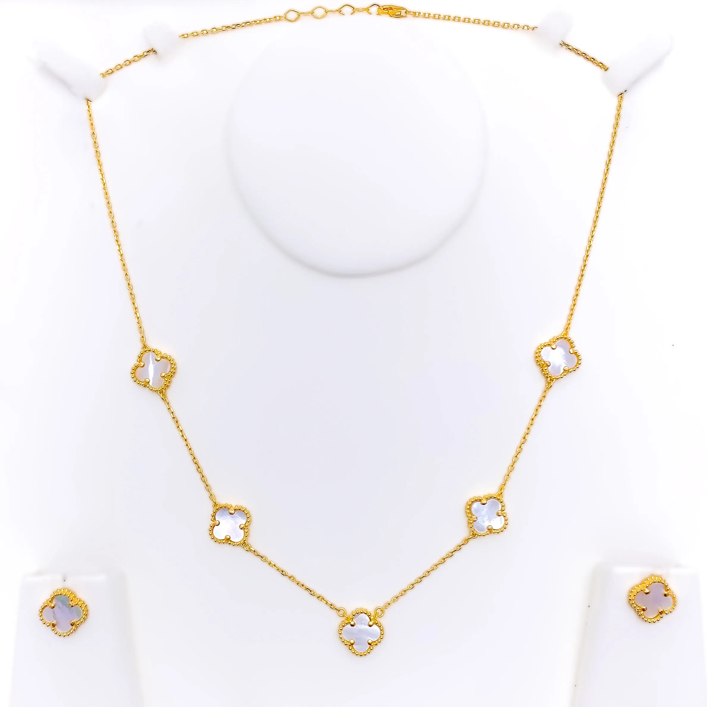 Stylish Sparkling 21k Gold Clover Necklace Set