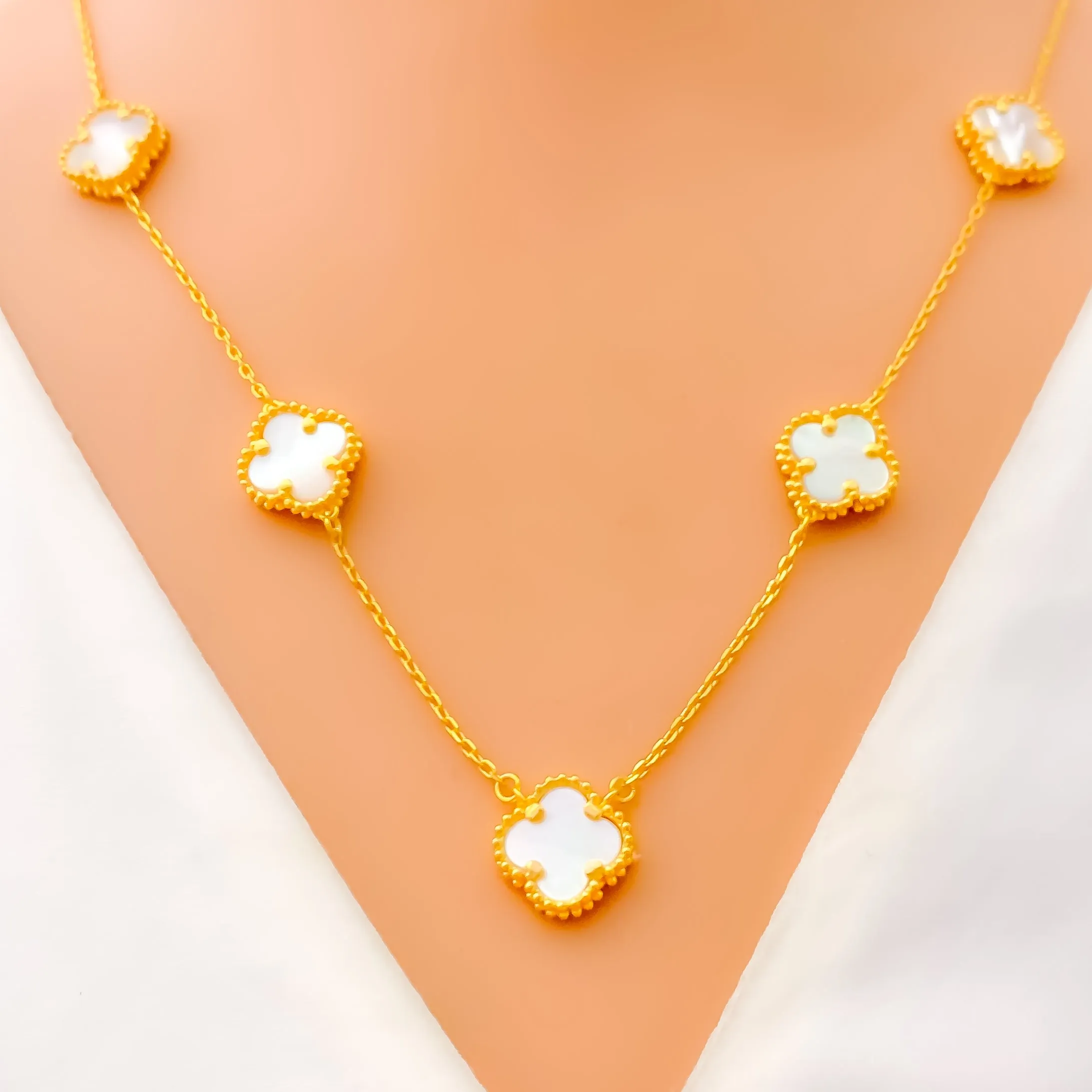 Stylish Sparkling 21k Gold Clover Necklace Set