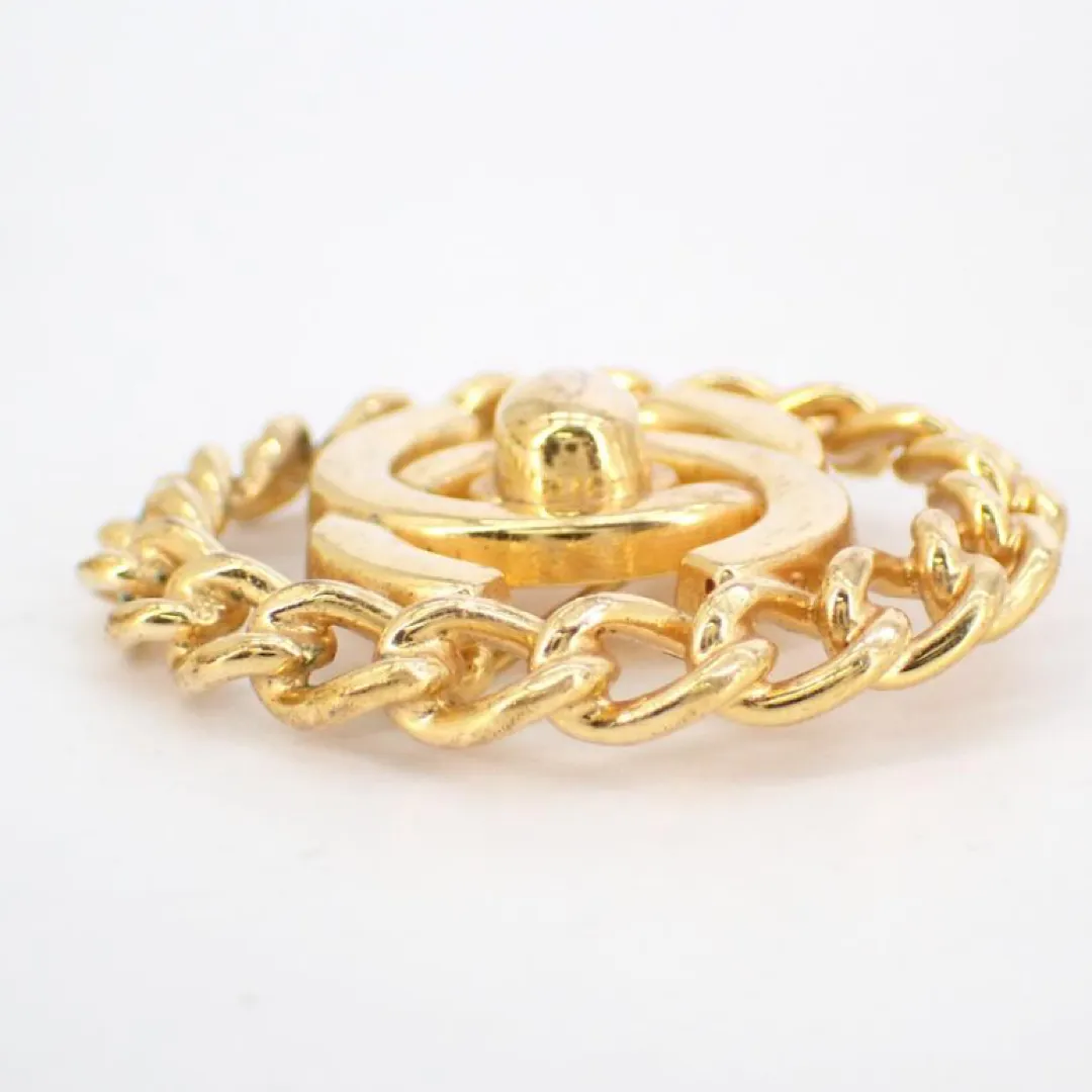 Vintage CHANEL golden chain frame turn lock CC pin brooch. Gorgeous jewelry. Coco mark brooch. 061015ac1