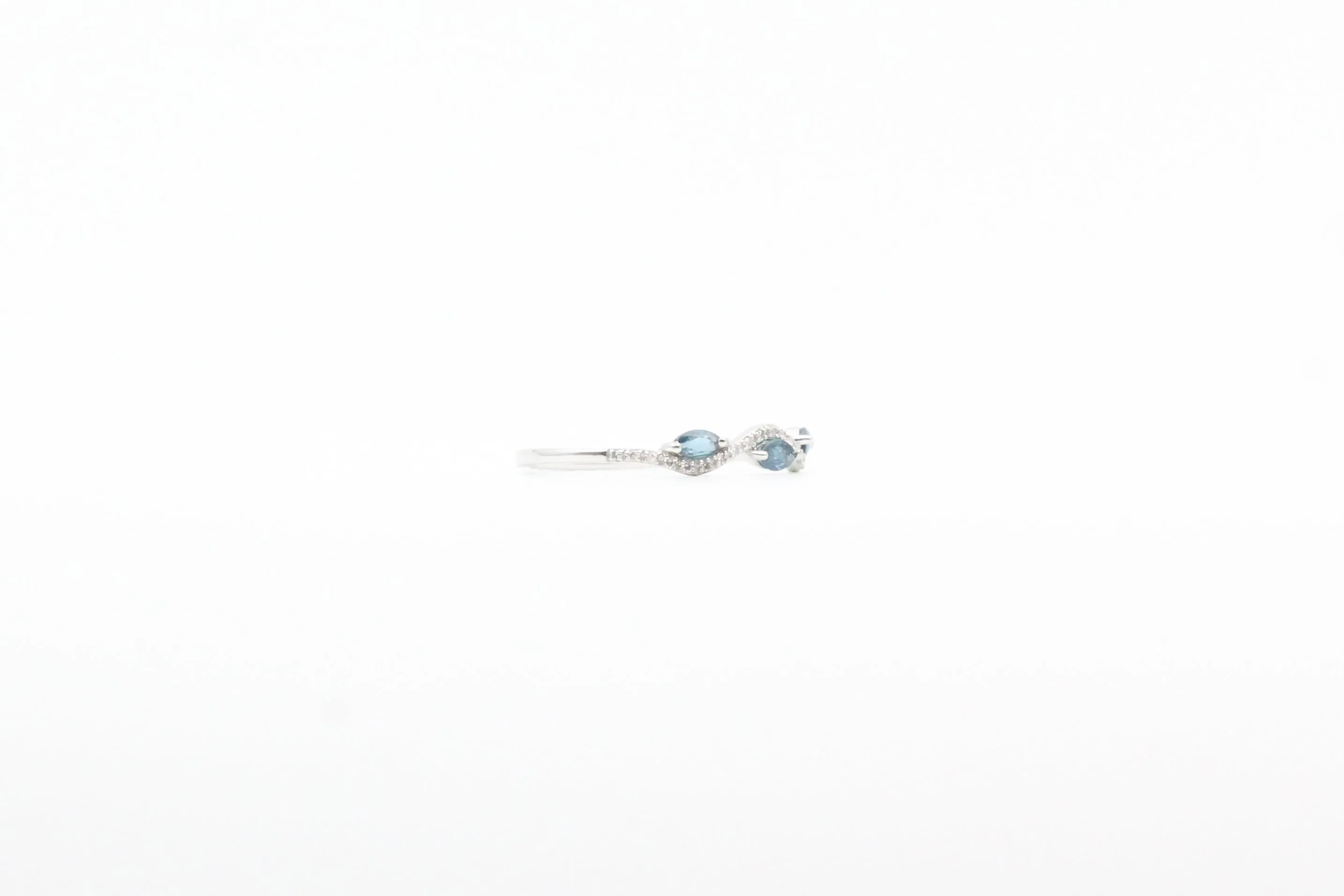 White Gold Sapphire Wavy Ring